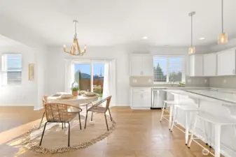 Kitchen dining at island