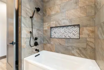 Oversized tub, 2nd bathroom