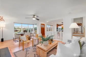 Open, circular floor plan