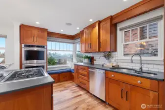 Chefs will delight with all the space and a double oven