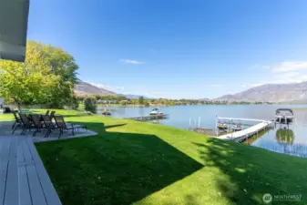 Front Yard & city views of Osoyoos Bc & Lake Osoyoos