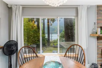 Cozy area with a daybed for extra sleeping space