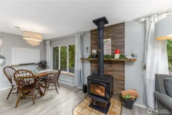 Cozy area with a daybed for extra sleeping space