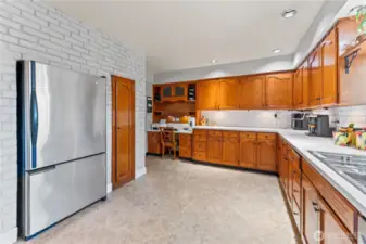 Spacious Kitchen