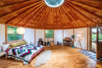 Perfect for creatives, personal sanctuary or more guest space.