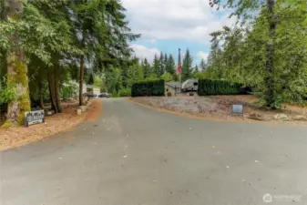 Largo wide entrance
