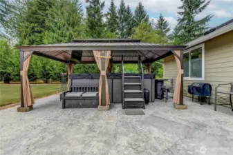 Swimspa and cover with sound system stay