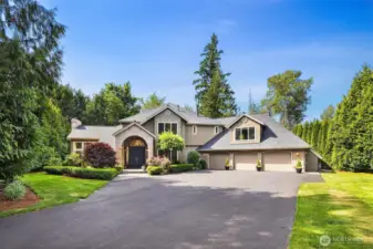 Custom gated home in the heart of Issaquah.  Great walkabilityt to Grand Ridge Plaza, shopping, theater and so much more.