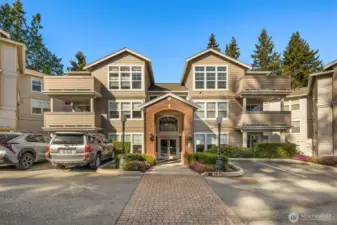 Fantastic ground floor condo in a lovely gated community.