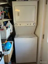 Stackable washer/dryer on main floor