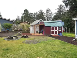 shed with covered space for garden tools