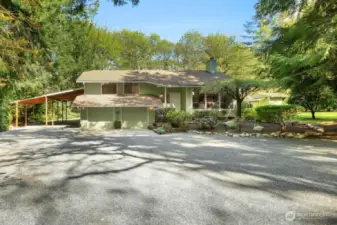 Hollywood Hill Gem!