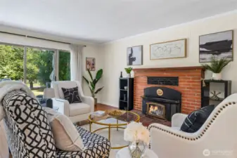 Spacious Living Room with fireplace