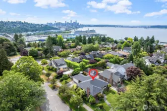 Stunning corner lot in the prime part of Magnolia.