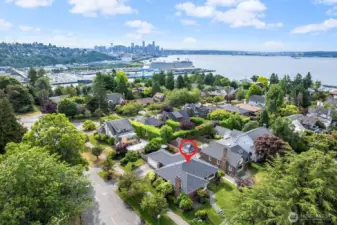 Stunning corner lot in the prime part of Magnolia.