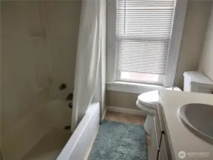 Unite 2 Master Bath- full bath