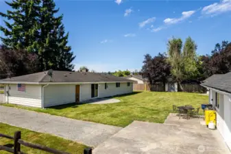 Flat lot with so many possibilities.