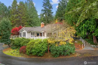 190 Bluffs Dr #1