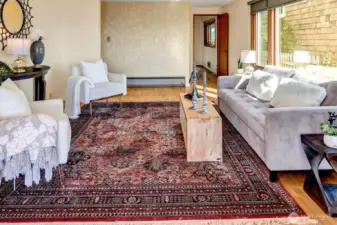 ~back into the living room, hardwood floors are from the Olympic Hotel ballroom