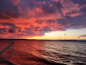 ~colorful sunsets year round, see the mountains