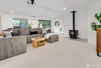 Huge bonus room downstairs!