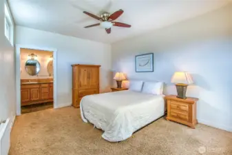 3rd floor apartment  bedroom