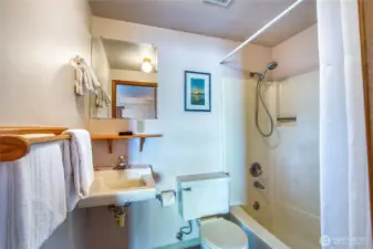 Main floor waterfront bathroom