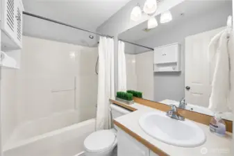 Full Secondary Bathroom