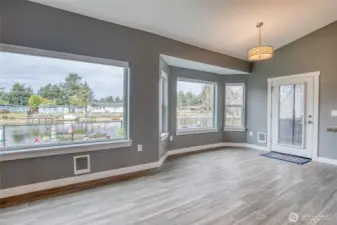 Breakfast Nook/Dining area opens to back portch