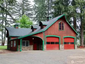 Outstanding craftsmans Workshop plus executive office.