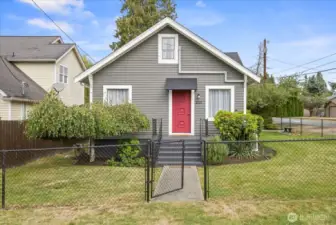 House faces north