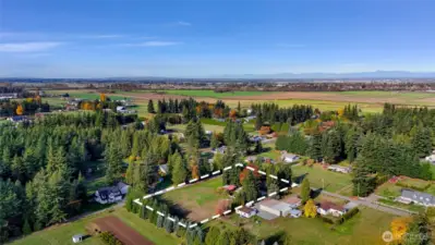 Perfect and private mid county location