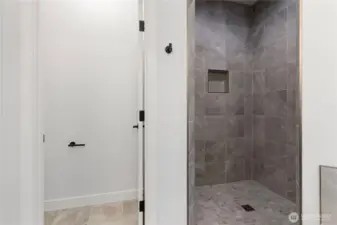 PHOTOS ARE FOR ILLUSTRATION PURPOSES