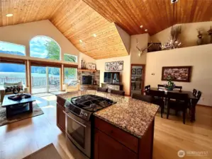 Chef's dream w/ gas stovetop and two ovens!!