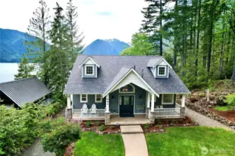 Beautiful 3040 sf home w/ 50-year presidential roof!