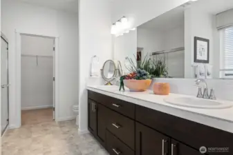hese photos feature the model home and do not represent the actual home that is currently for sale.