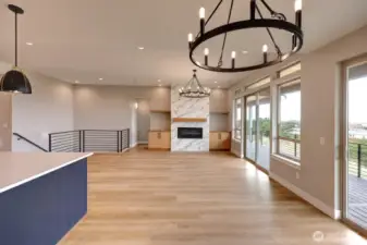 Space for large table, dbl sliders to outdoor deck