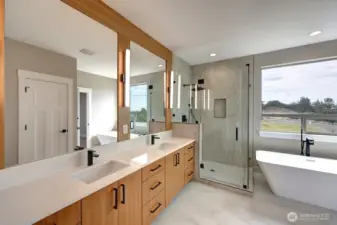 Primary Bath Ensuite with heated floors!!