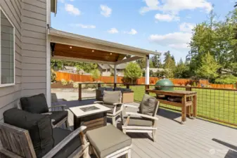 Deck so large that you have several choices for seating/entertaining arrangements!