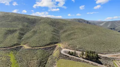 27 Acres nestled against Manastash Ridge