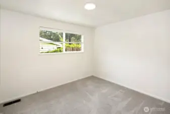 Spacious 2nd bedroom