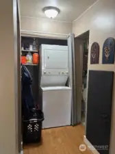 906 N. 12th Laundry