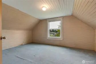 Upstairs bedroom 2