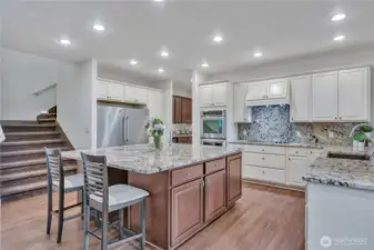 Double oven, 8 burner cooktop