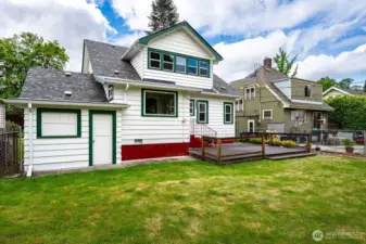 Garage on the left...