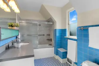 Upper Level Full Bathroom