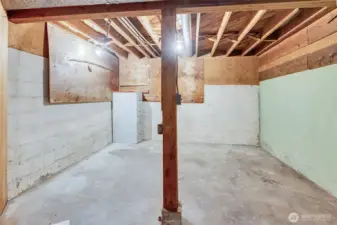 Dry basement, great for storage