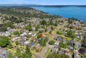 Parks, beaches, the post office, schools, cafes, and groceries are easy to reach from this ideal Tacoma location.