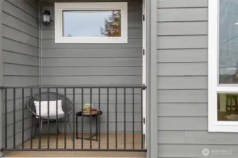 Photographs are for illustrative purposes only. Features, finishes, interior/exterior colors, landscaping and floorplan shown may vary from actual homes built.