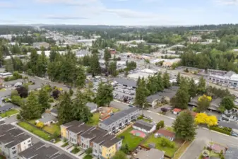 Photographs are for illustrative purposes only. Features, finishes, interior/exterior colors, landscaping and floorplan shown may vary from actual homes built.